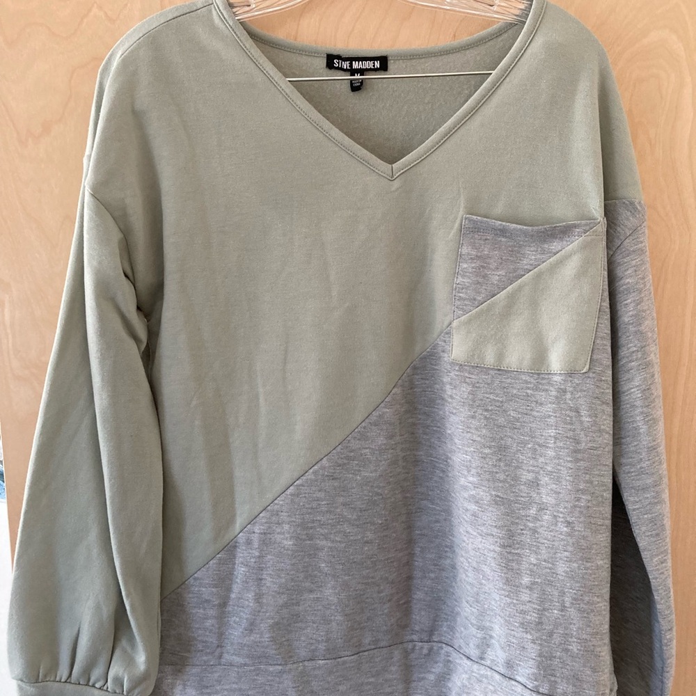 LOW START Steve Madden Casual Sweatshirt in Green and Gray